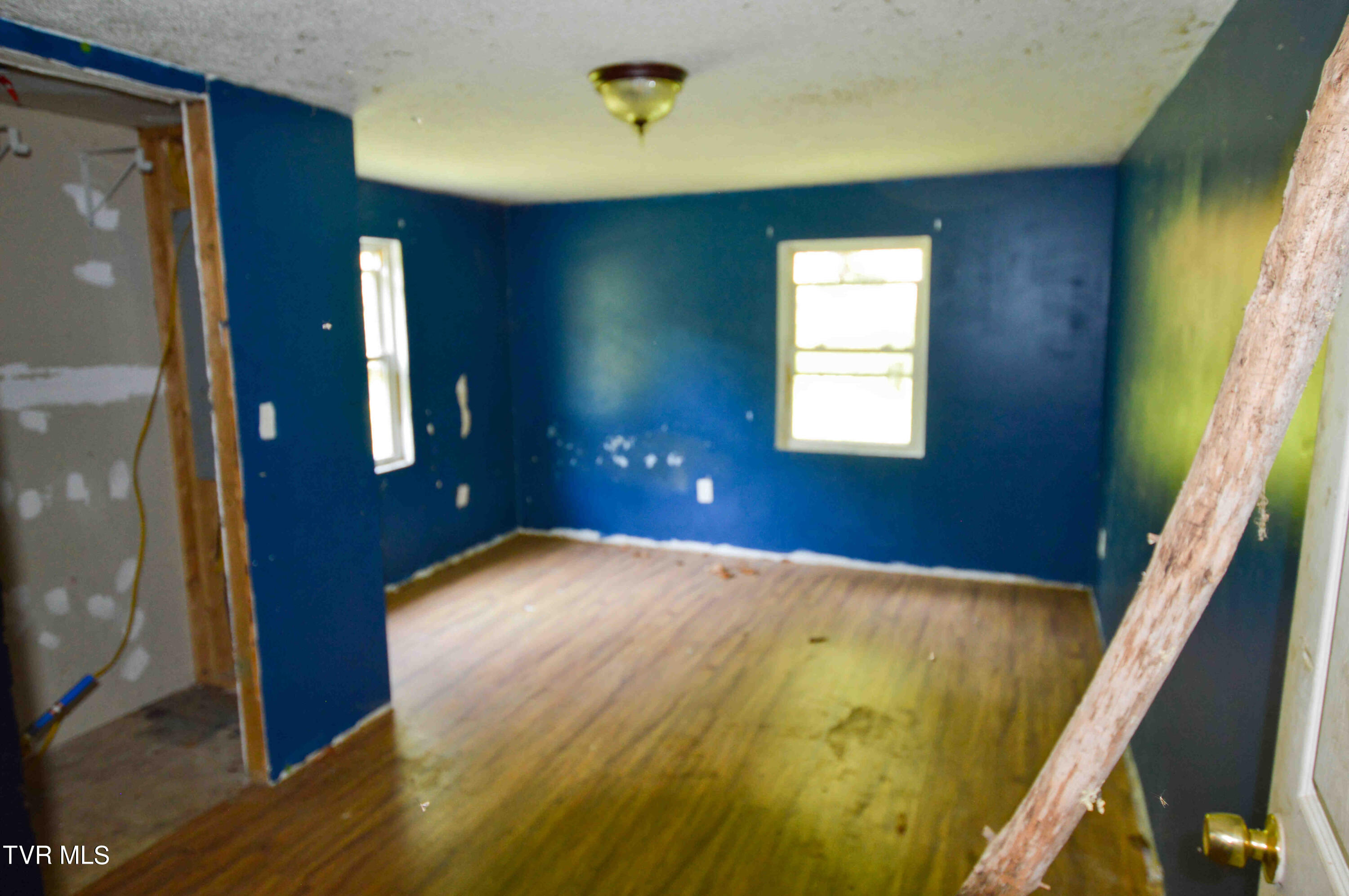 851 Browns Branch Road Hampton, TN 37658 - Photo 11 of 40 851 Browns-9-01