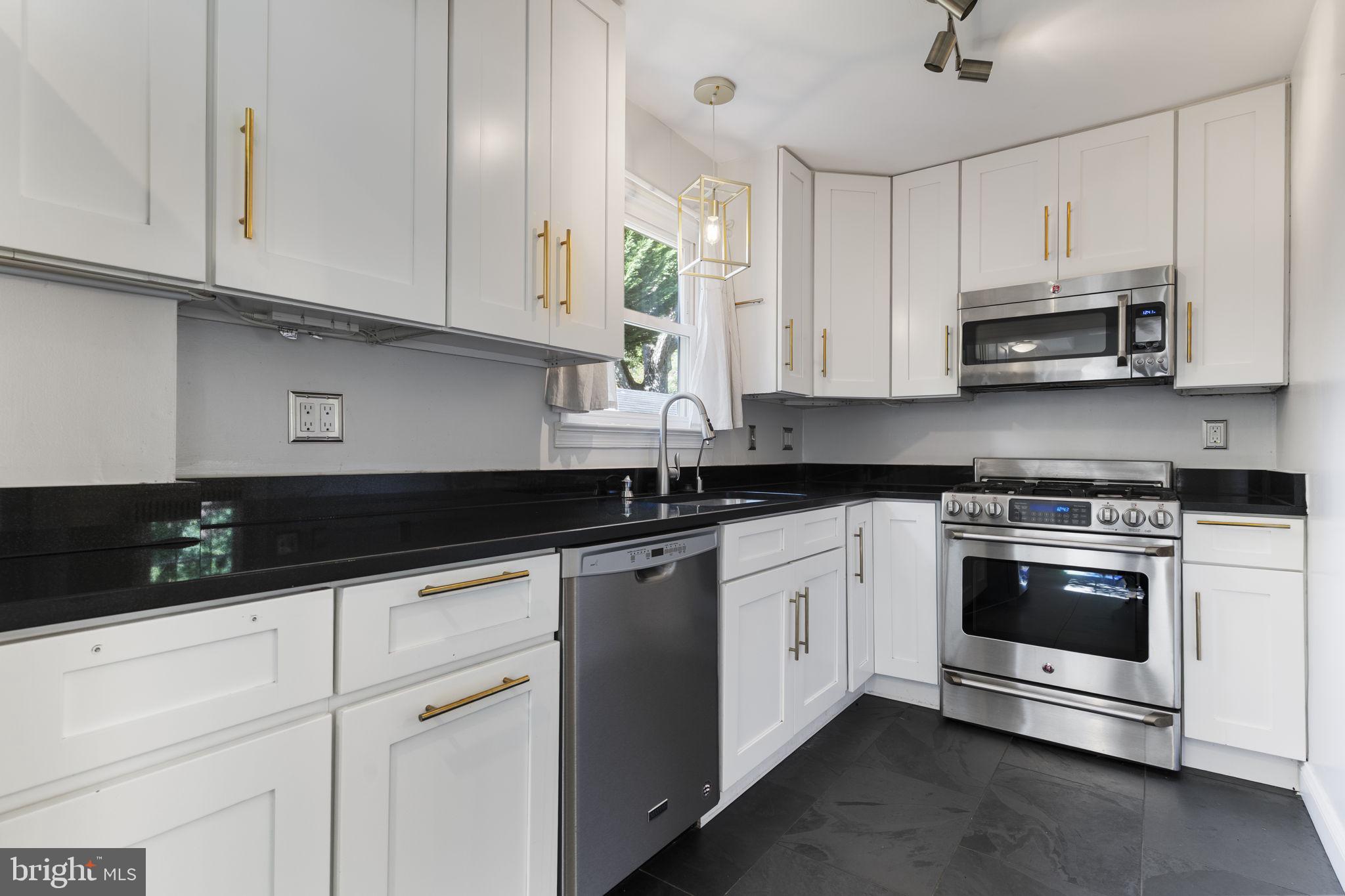 3114 Russell Road Alexandria, VA 22305 - Photo 15 of 57 Gallery Image 15