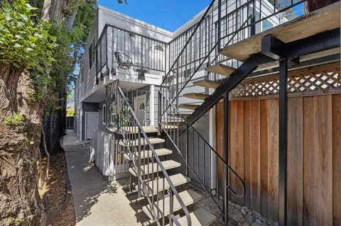 a view of entryway with a front door