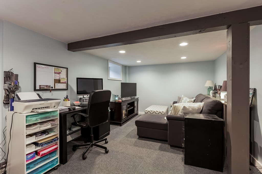 25 Partridge Road Weymouth, MA 02190 - Photo 15 of 21