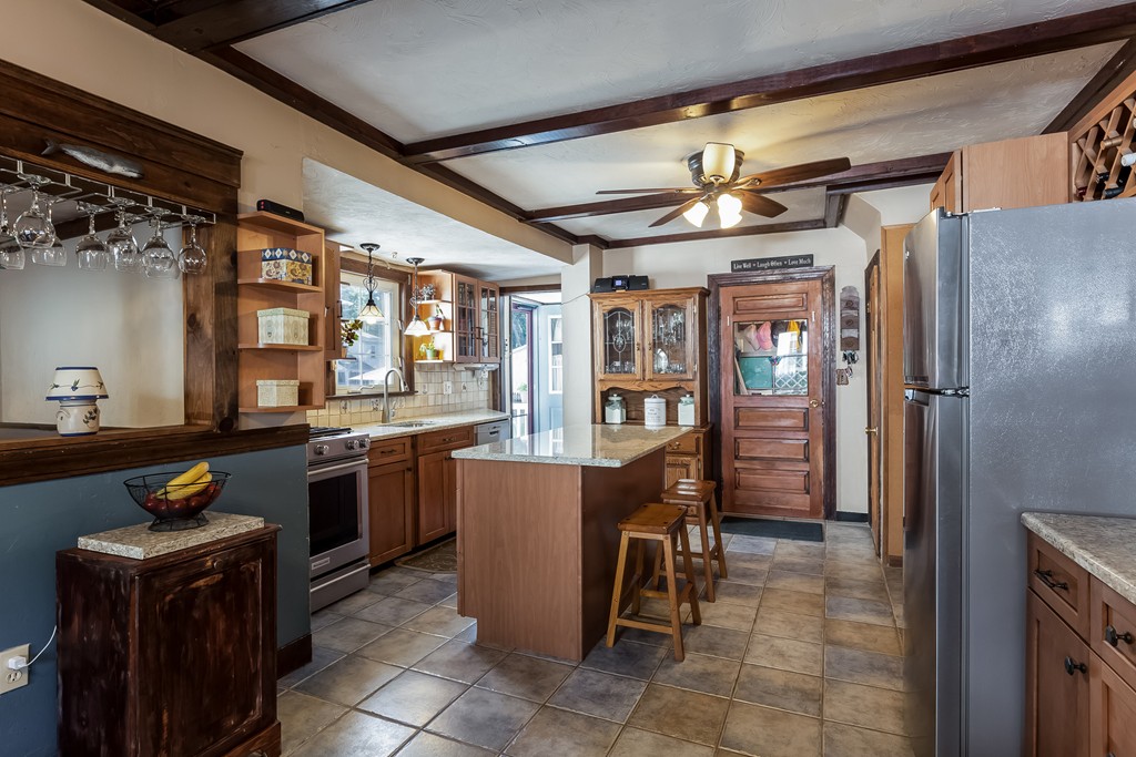 25 Partridge Road Weymouth, MA 02190 - Photo 6 of 21