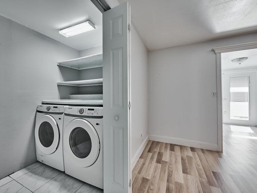 2112 Longwood Road West Palm Beach, FL 33409 - Photo 8 of 12 2112 washer n dryer