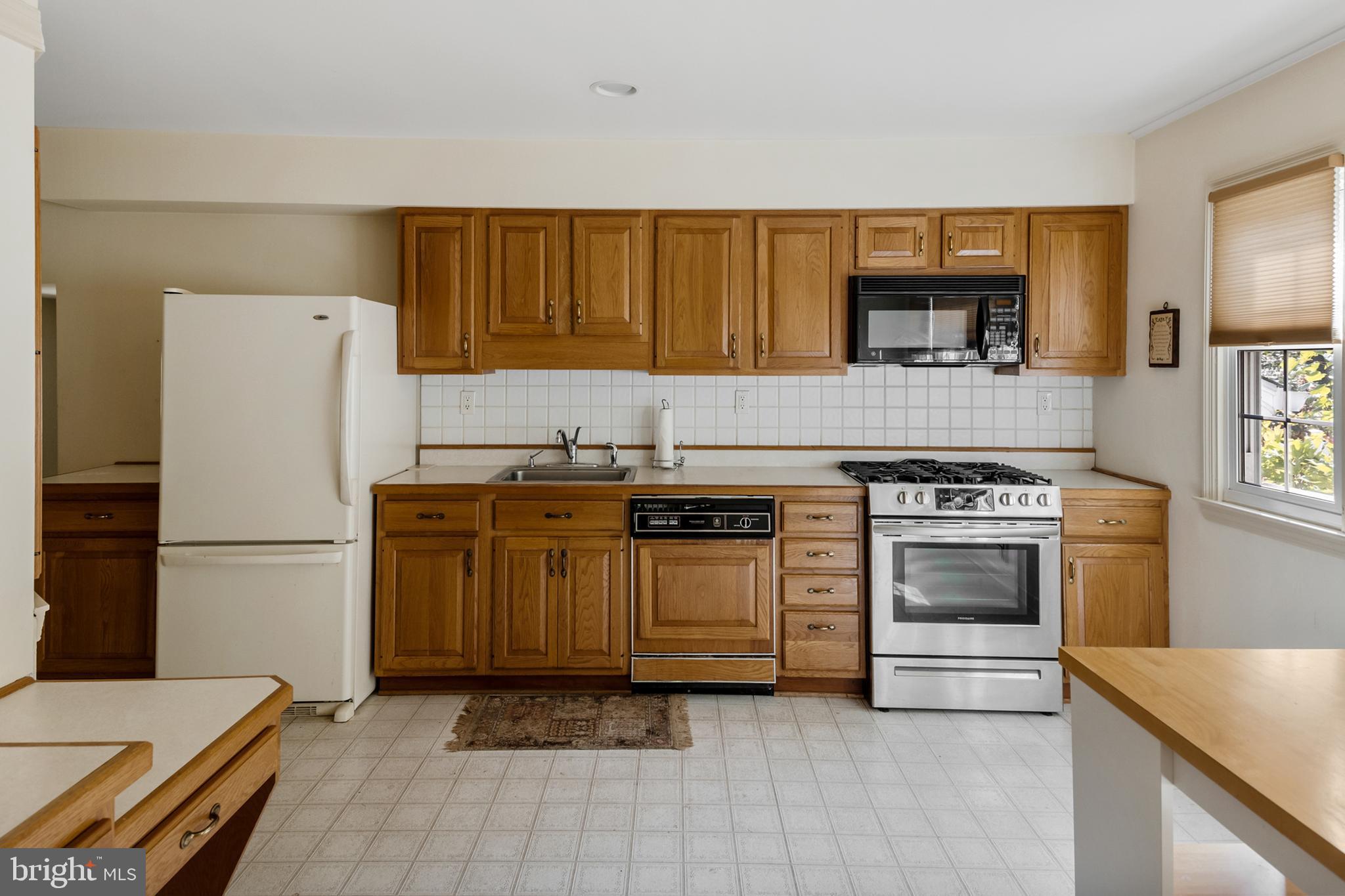 151 Pearl Croft Road Cherry Hill, NJ 08034 - Photo 14 of 32