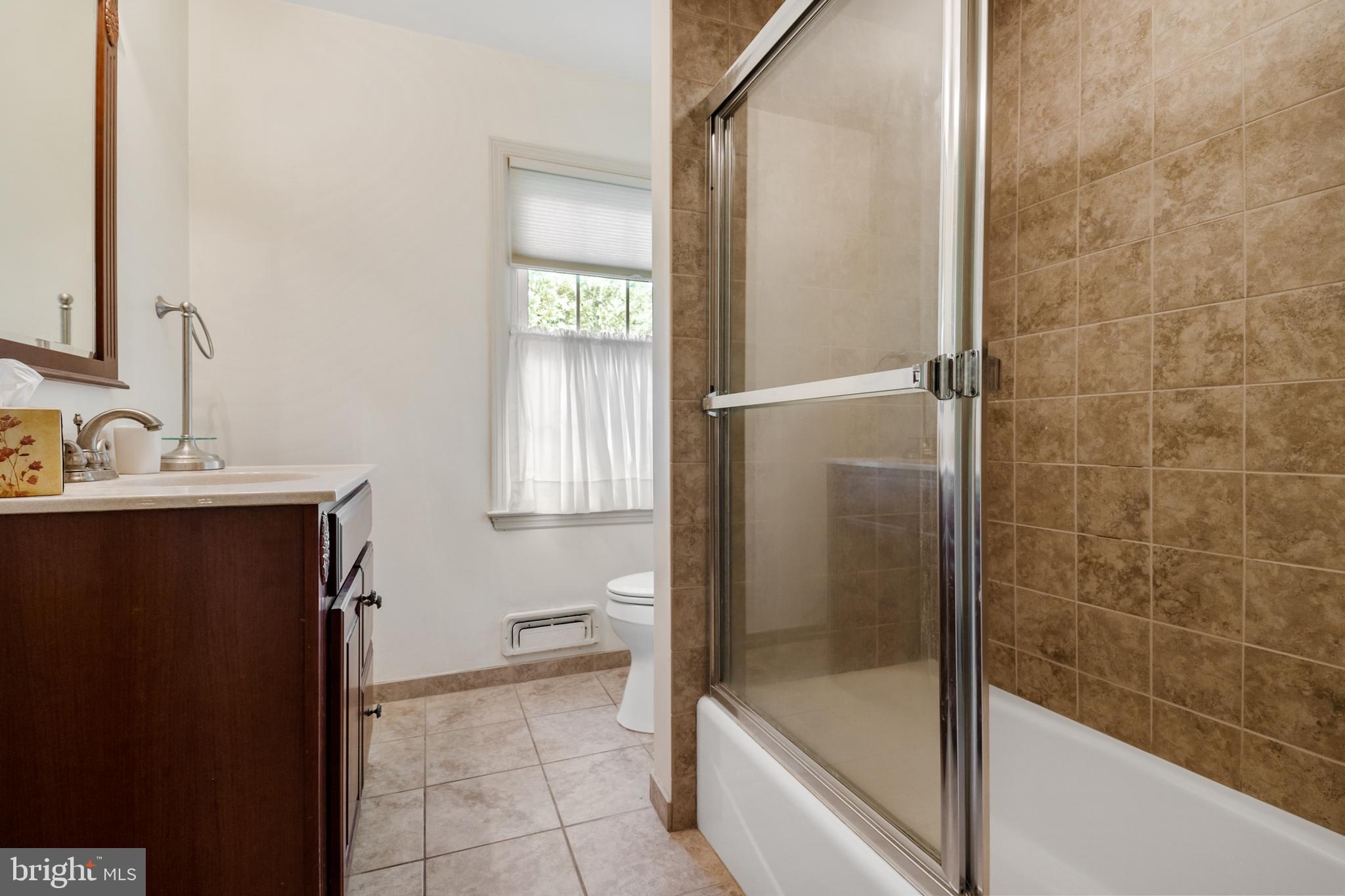 151 Pearl Croft Road Cherry Hill, NJ 08034 - Photo 26 of 32