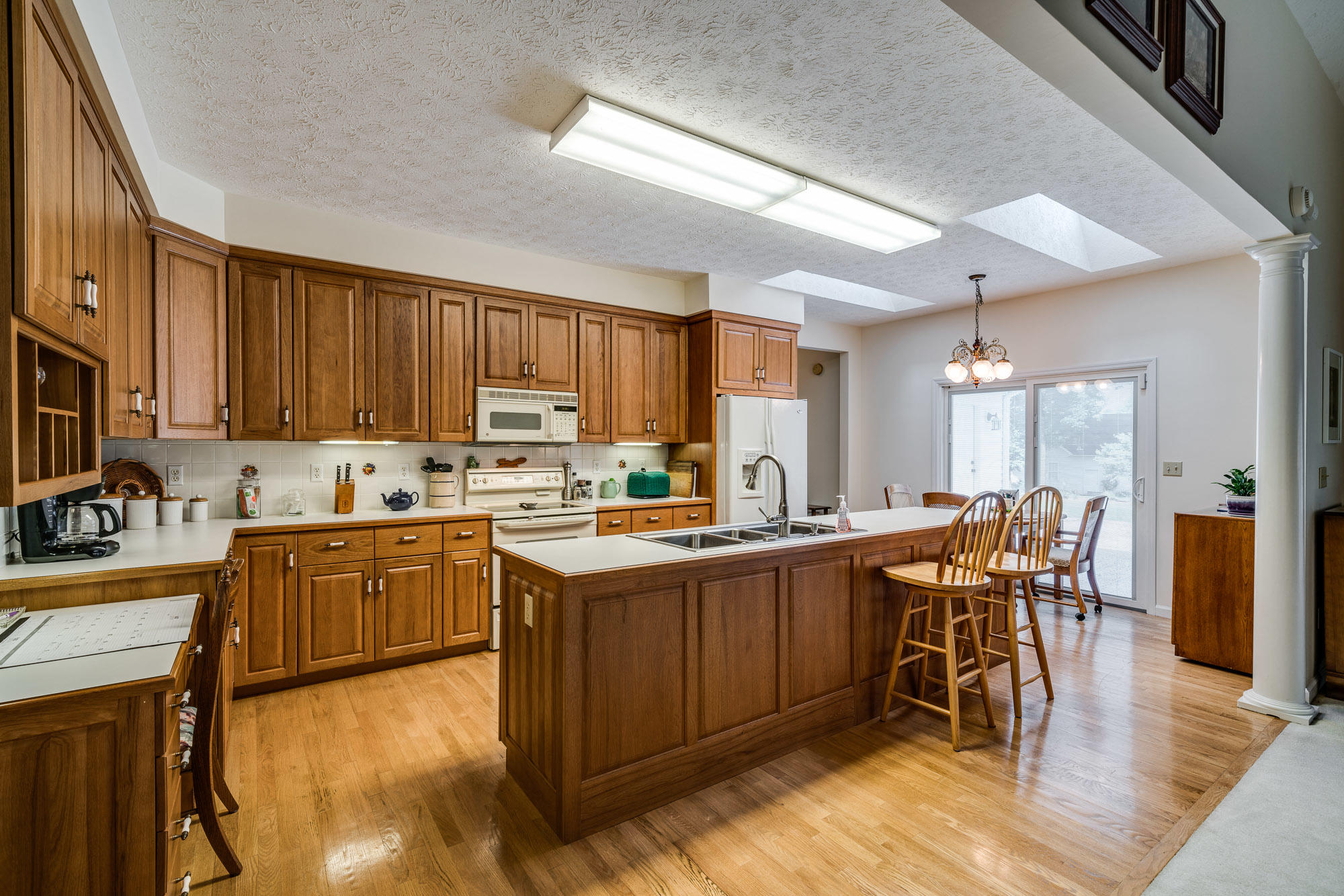 2012 Ona Road Crossville, TN 38572 - Photo 12 of 40 Hardwood flooring