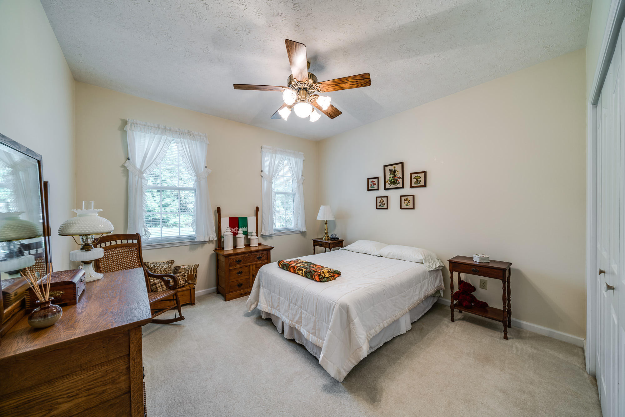 2012 Ona Road Crossville, TN 38572 - Photo 24 of 40 Guest bedroom