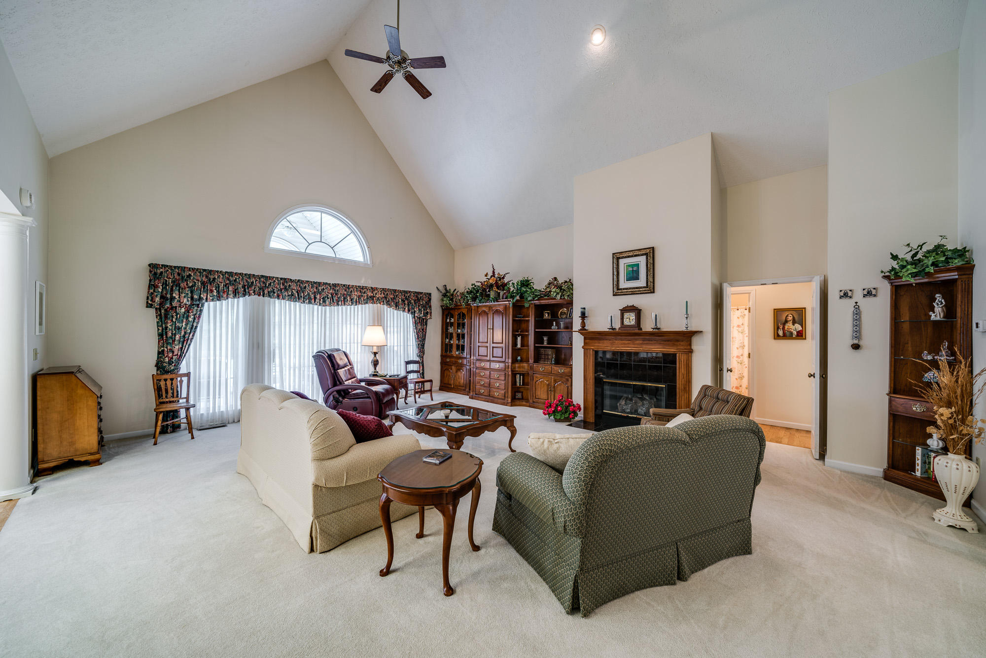2012 Ona Road Crossville, TN 38572 - Photo 8 of 40 Large living area