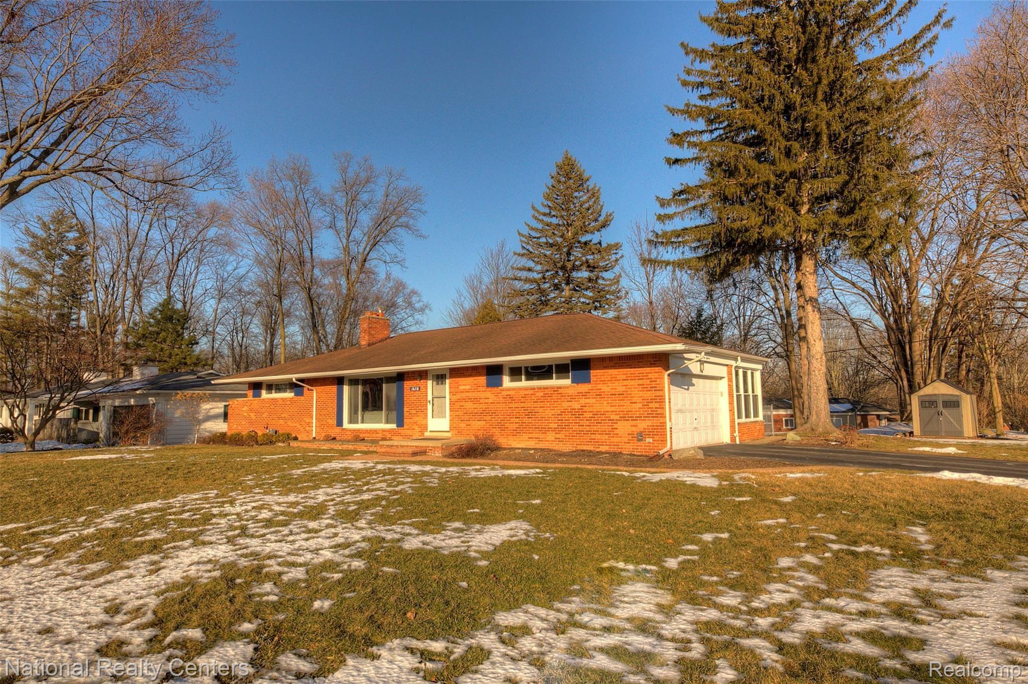 28218 Quail Hollow Road Farmington, MI 48331 - Photo 60 of 82 930A9138_39_40.jpg