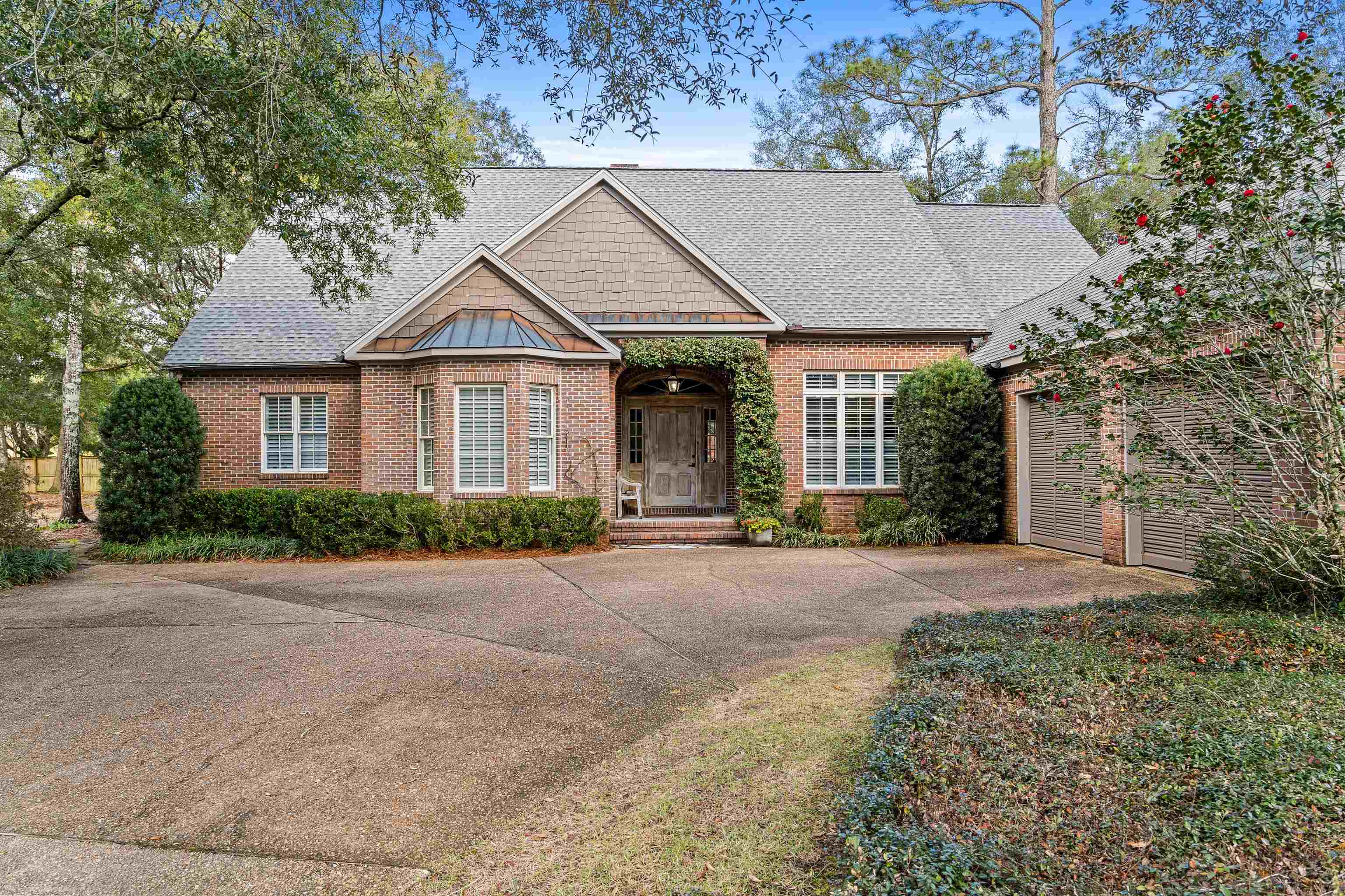 18450 Point Clear Court Fairhope, AL 36532 - Photo 4 of 44 Front Of Structure