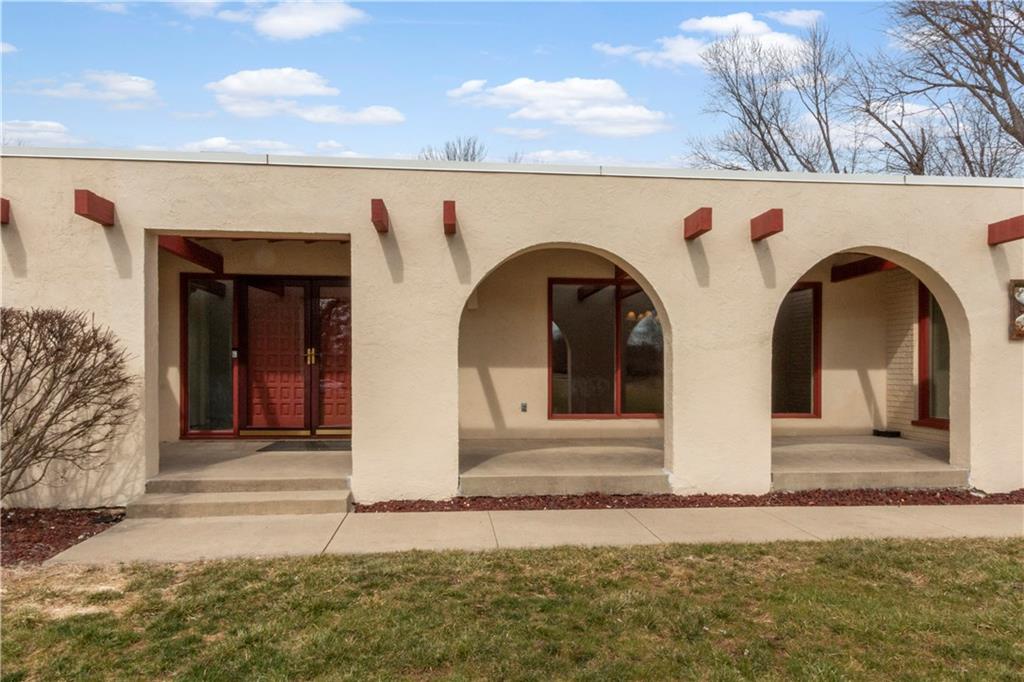 4430 North Riverside Drive Columbus, IN 47203 - Photo 2 of 45 Gallery Image 2
