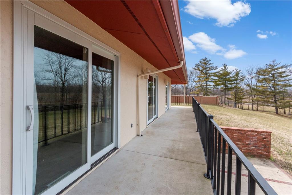 4430 North Riverside Drive Columbus, IN 47203 - Photo 12 of 45 Gallery Image 12