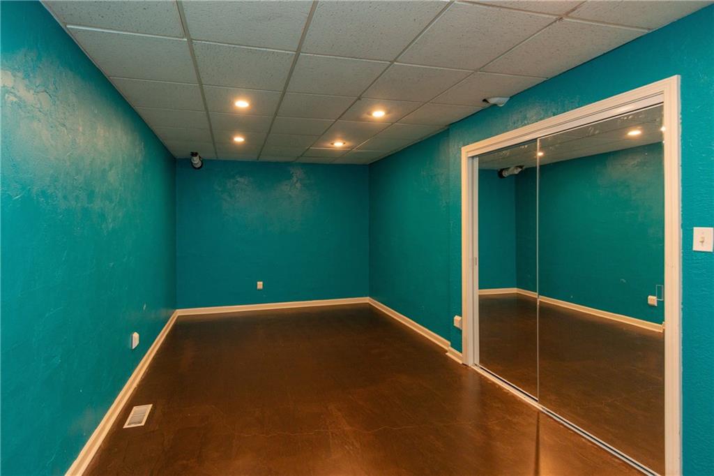 4430 North Riverside Drive Columbus, IN 47203 - Photo 38 of 45 Gallery Image 38