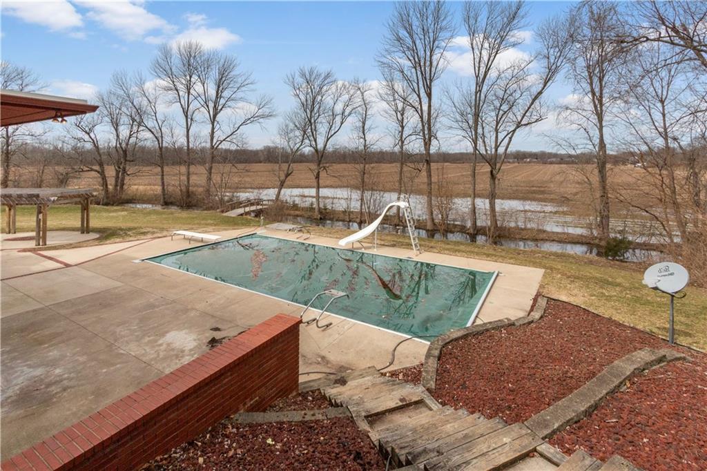 4430 North Riverside Drive Columbus, IN 47203 - Photo 6 of 45 Gallery Image 6