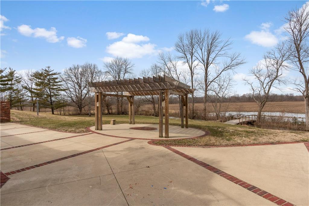 4430 North Riverside Drive Columbus, IN 47203 - Photo 9 of 45 Gallery Image 9