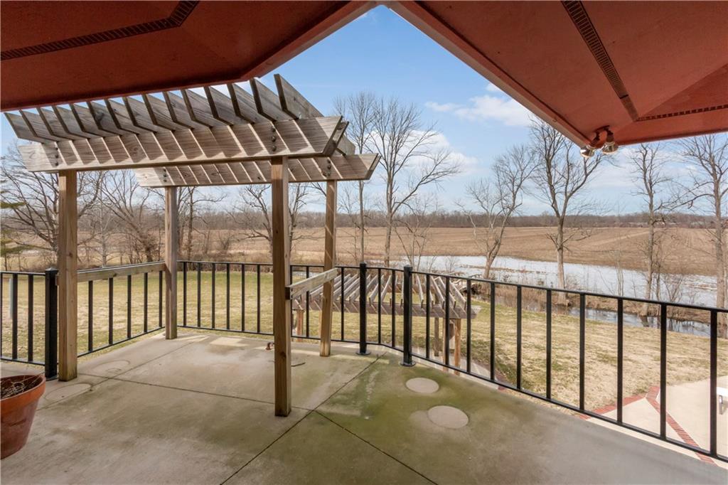 4430 North Riverside Drive Columbus, IN 47203 - Photo 10 of 45 Gallery Image 10