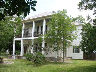 508 East Courthouse Street Cuero, TX 77954 - Photo 1 of 1