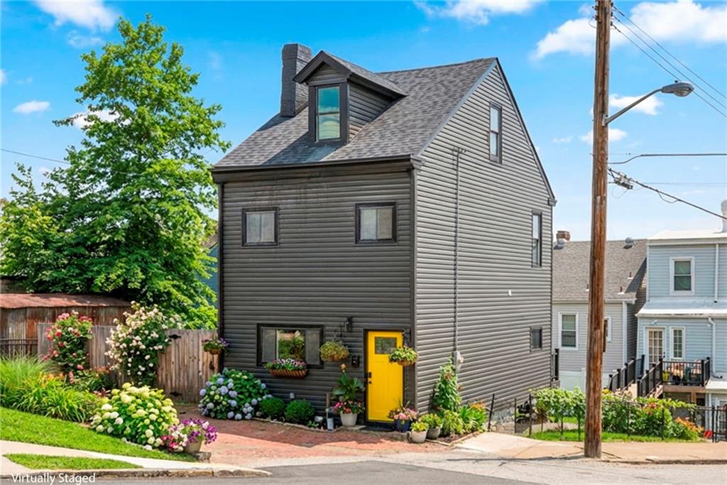 5115 Poe Way Pittsburgh, PA 15201 - Photo 1 of 32