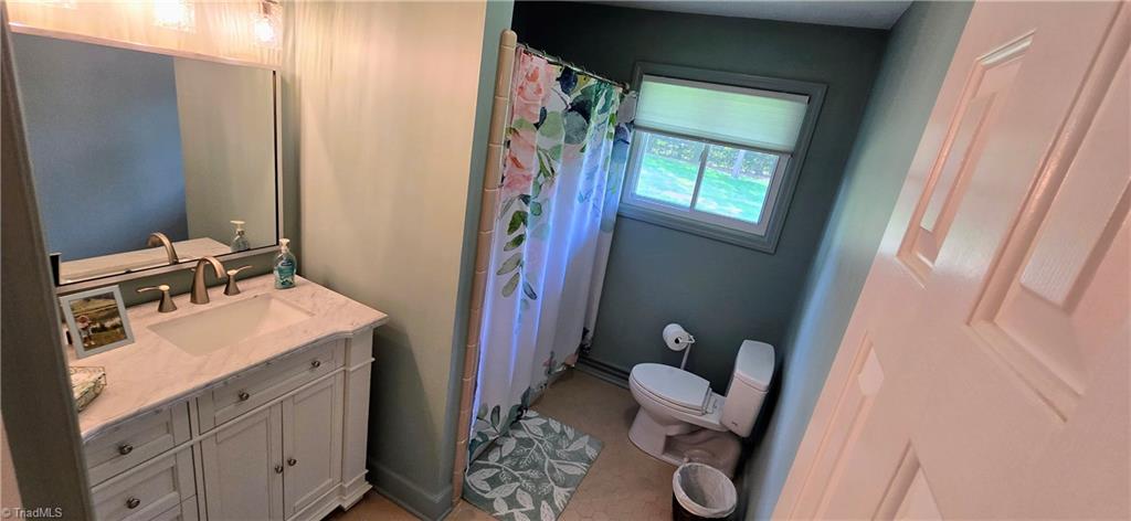 105 Mendenhall Road Jamestown, NC 27282 - Photo 15 of 42 Full bath on upper level