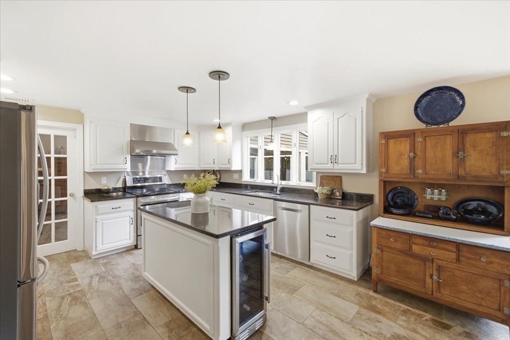 36 Wagon Road Walpole, MA 02081 - Photo 9 of 42