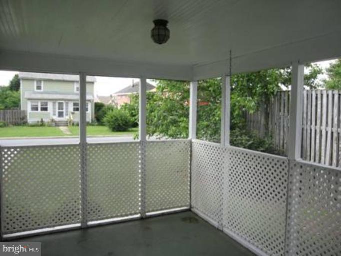4 Cinder Road Lutherville-Timonium, MD 21093 - Photo 6 of 9 Screened-in Porch