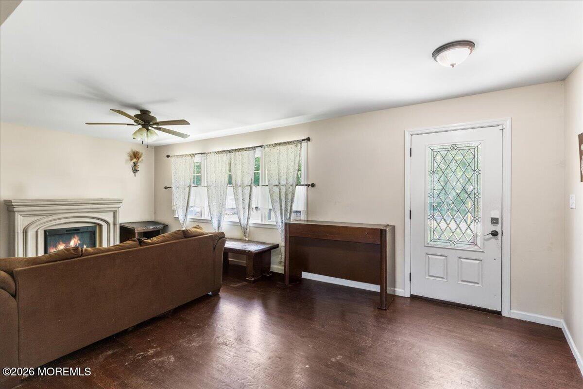 6 Rising Sun Tavern Road Millstone Township, NJ 08510 - Photo 5 of 46 10-Living Room