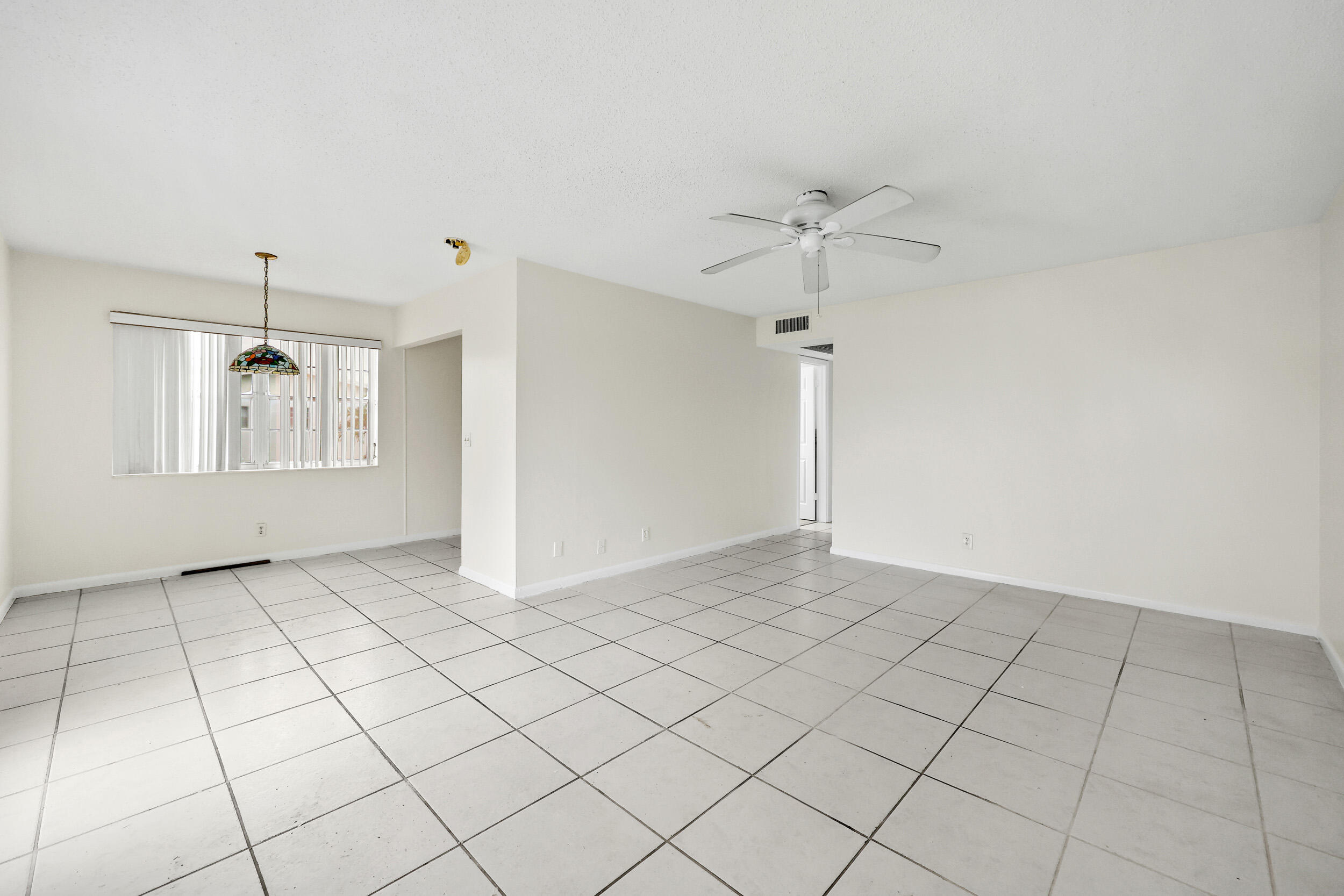 392 Markham R Deerfield Beach, FL 33442 - Photo 10 of 30 7_453a7404