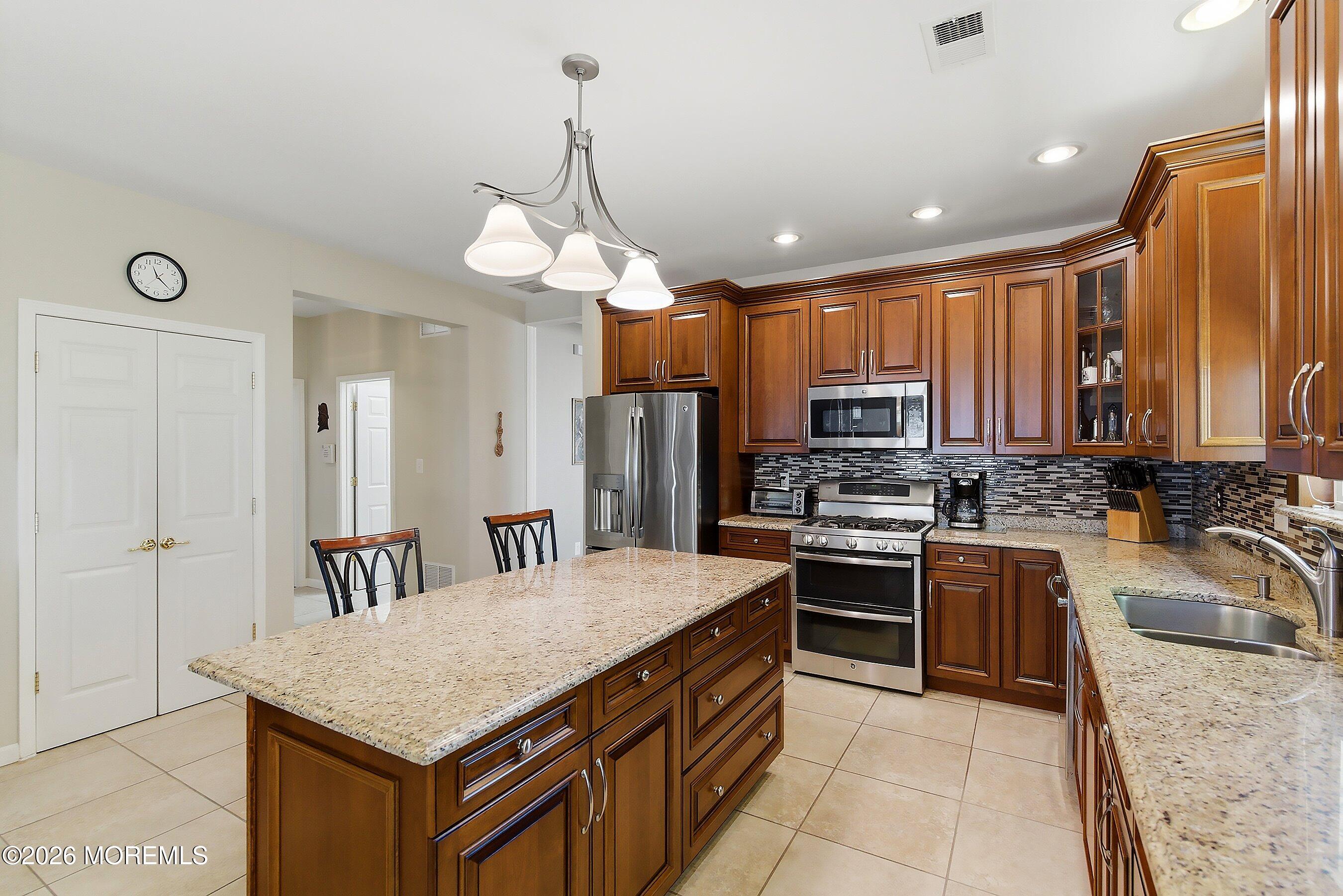 38 Banstead Way Jackson, NJ 08527 - Photo 12 of 50 Breakfast area