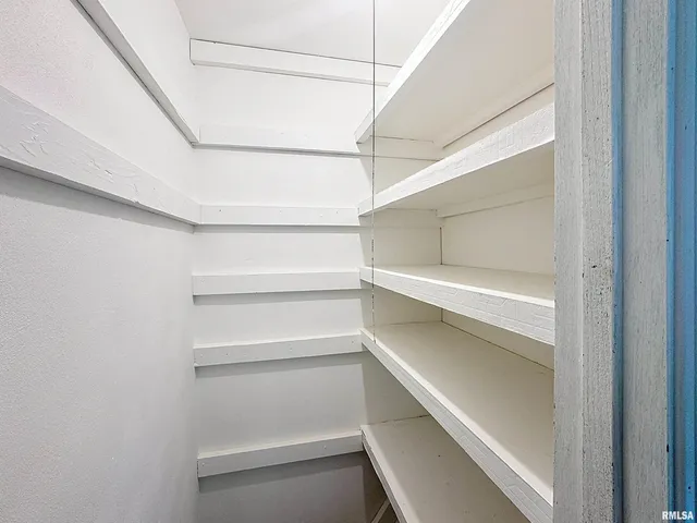 $169,900 | 6520 Highway 150, Alpha, IL 61413