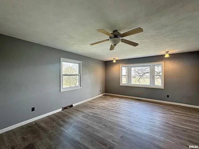 $169,900 | 6520 Highway 150, Alpha, IL 61413