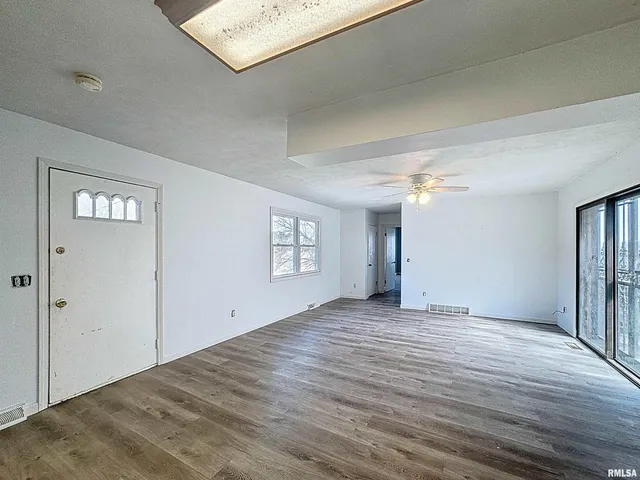 $169,900 | 6520 Highway 150, Alpha, IL 61413