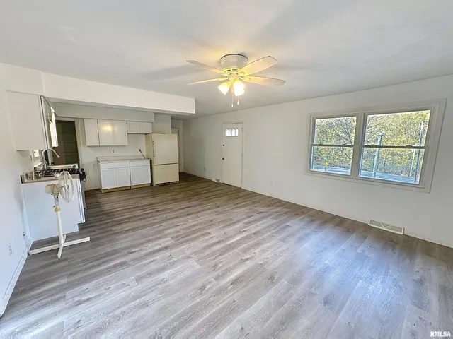 $169,900 | 6520 Highway 150, Alpha, IL 61413