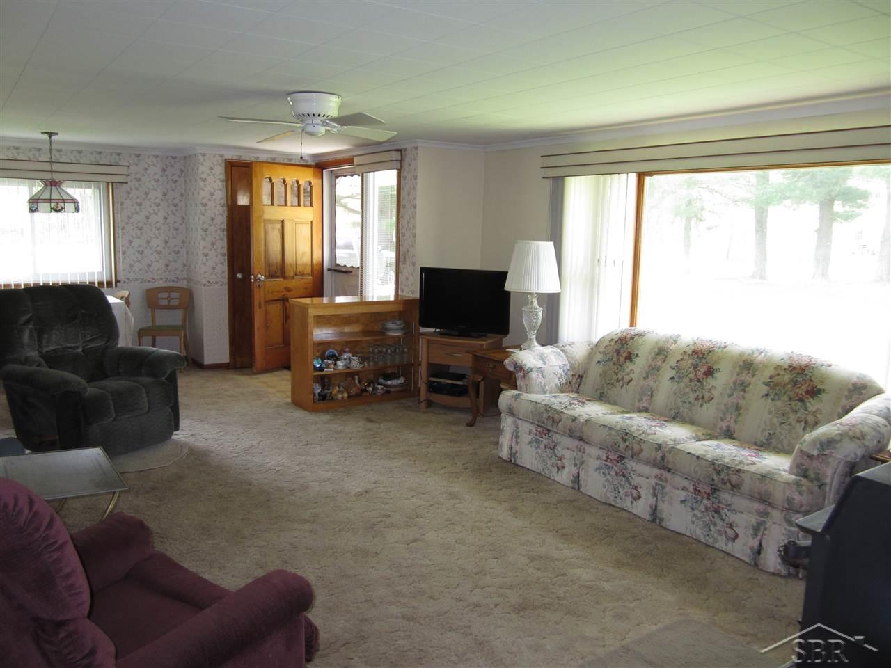820 North Gleaner Road Saginaw, MI 48609 - Photo 3 of 23 Gallery Image 3