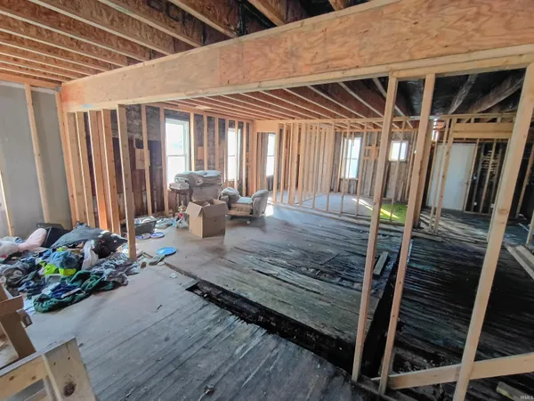 $76,000 | 328 Jay Street, Rochester, IN 46975