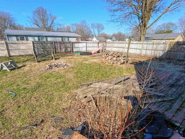 $76,000 | 328 Jay Street, Rochester, IN 46975