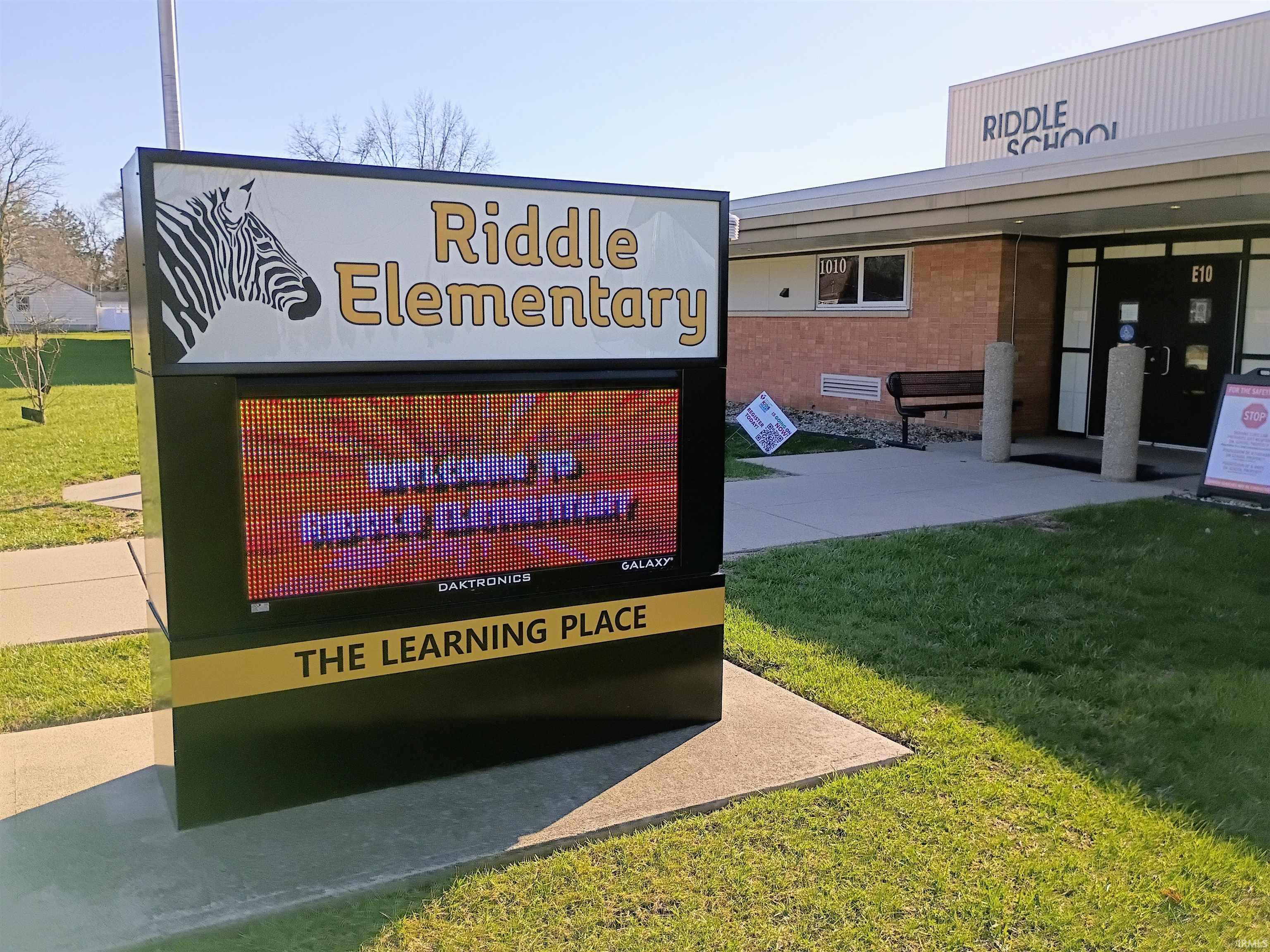 328 Jay Street Rochester, IN 46975 - Photo 8 of 35