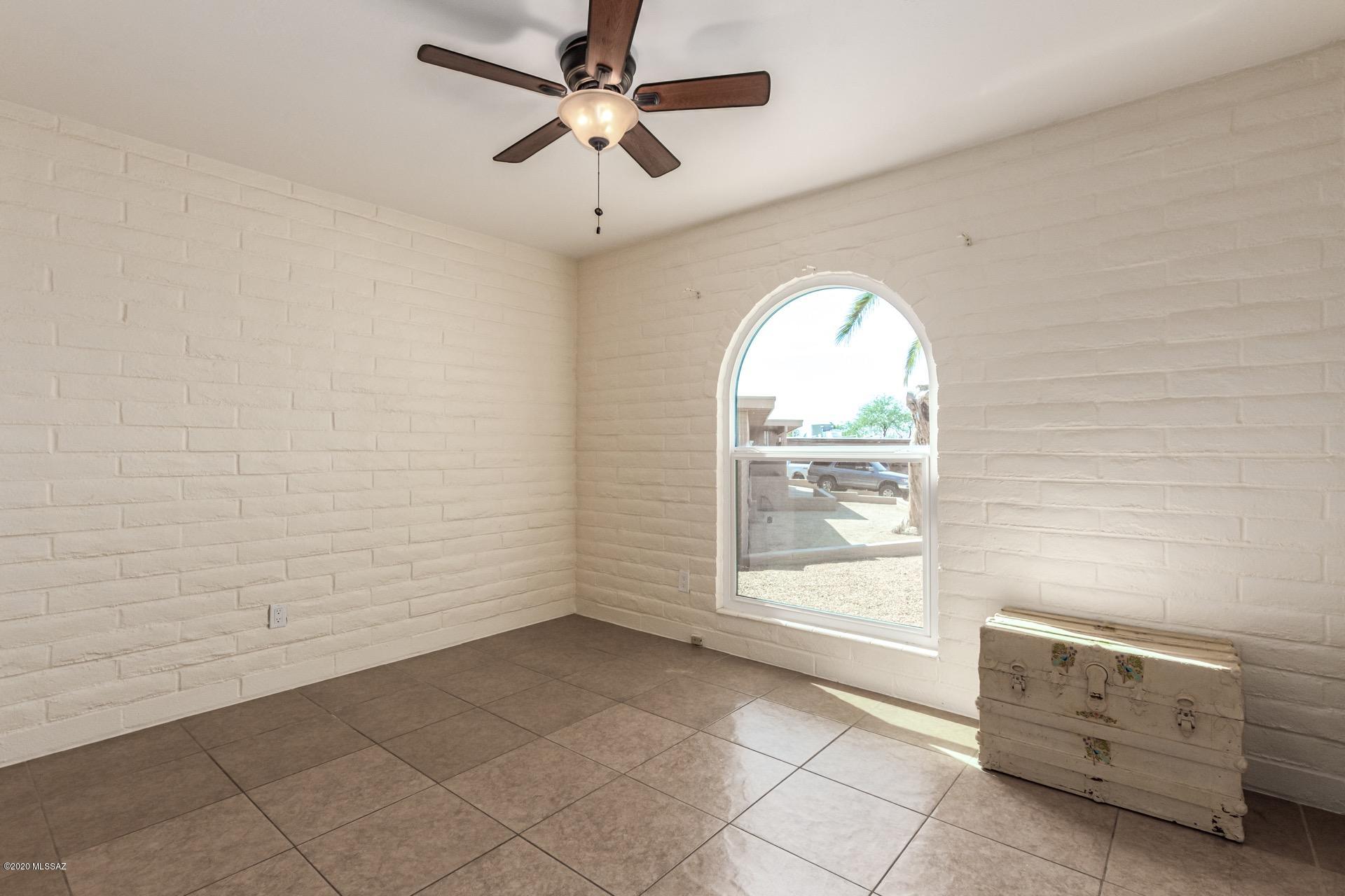 9566 East Sellarole Road Tucson, AZ 85730 - Photo 15 of 26 Gallery Image 15