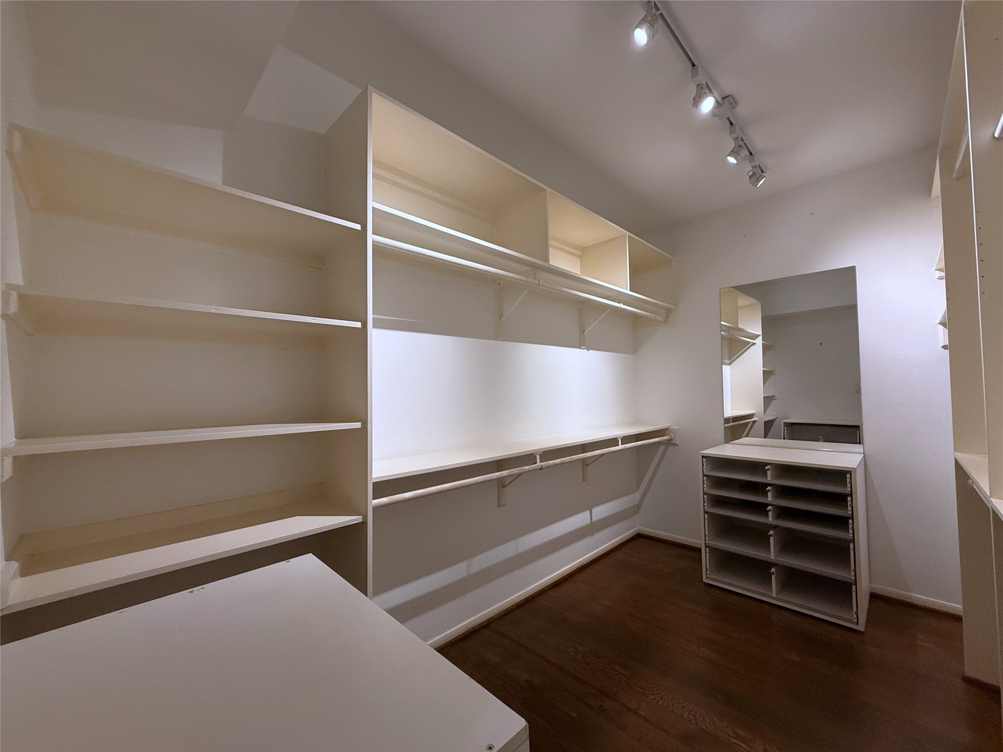 2813 Saint Street Houston, TX 77027 - Photo 26 of 39 2nd primary walk-in