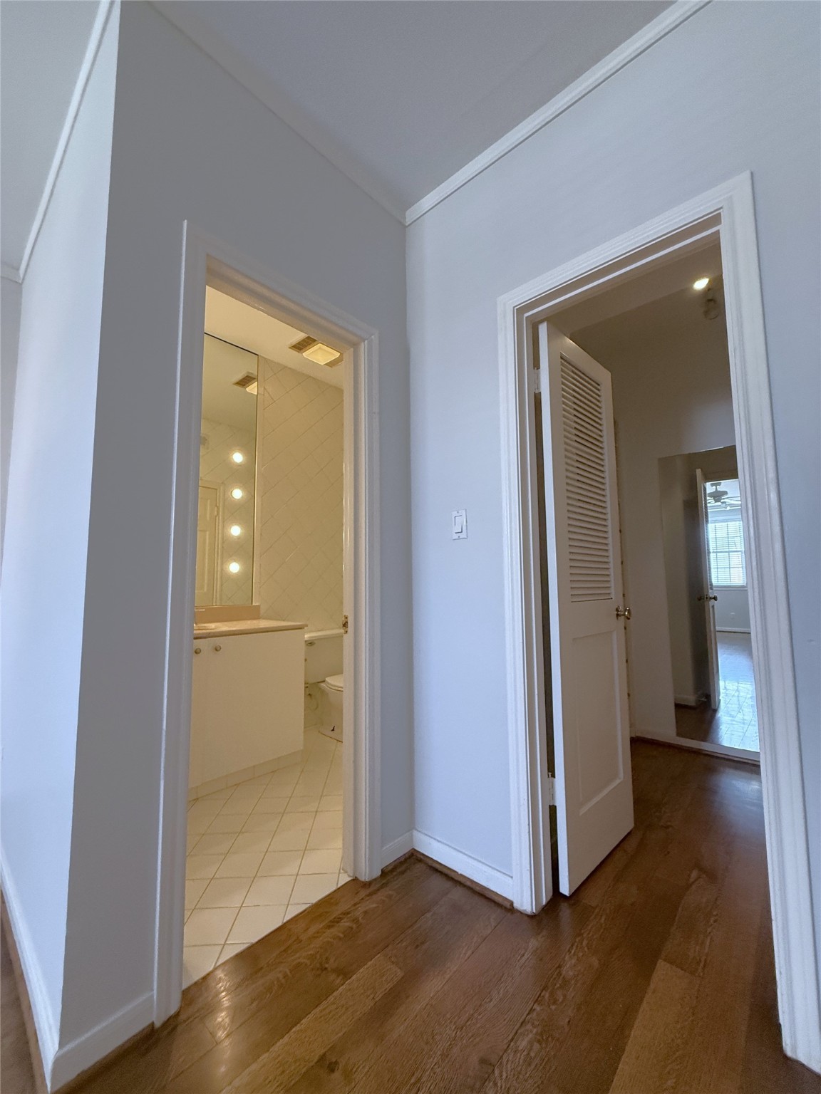 2813 Saint Street Houston, TX 77027 - Photo 38 of 39 Walk-n closet!