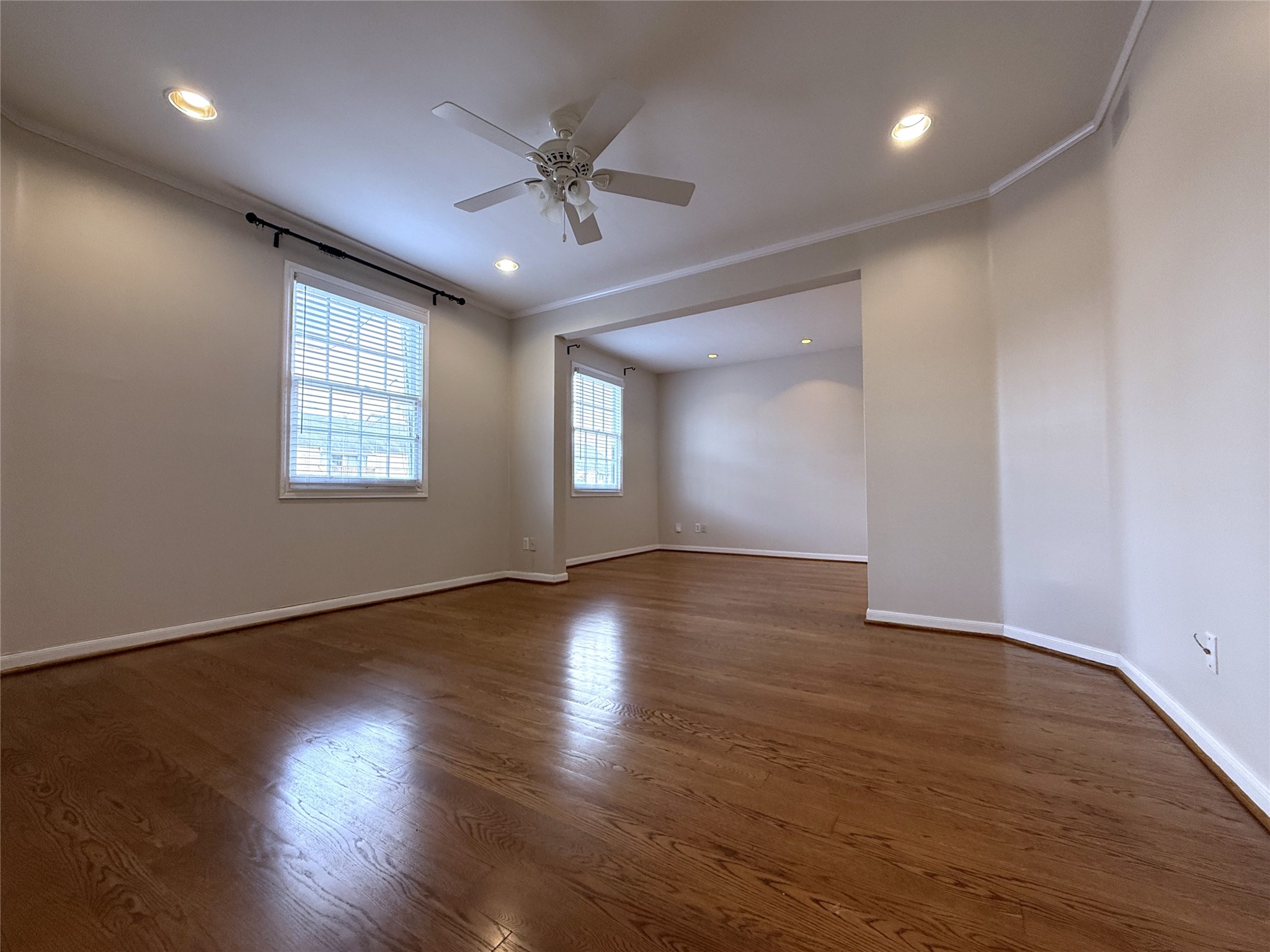2813 Saint Street Houston, TX 77027 - Photo 4 of 39 This room could also be utilized as a bedroom.