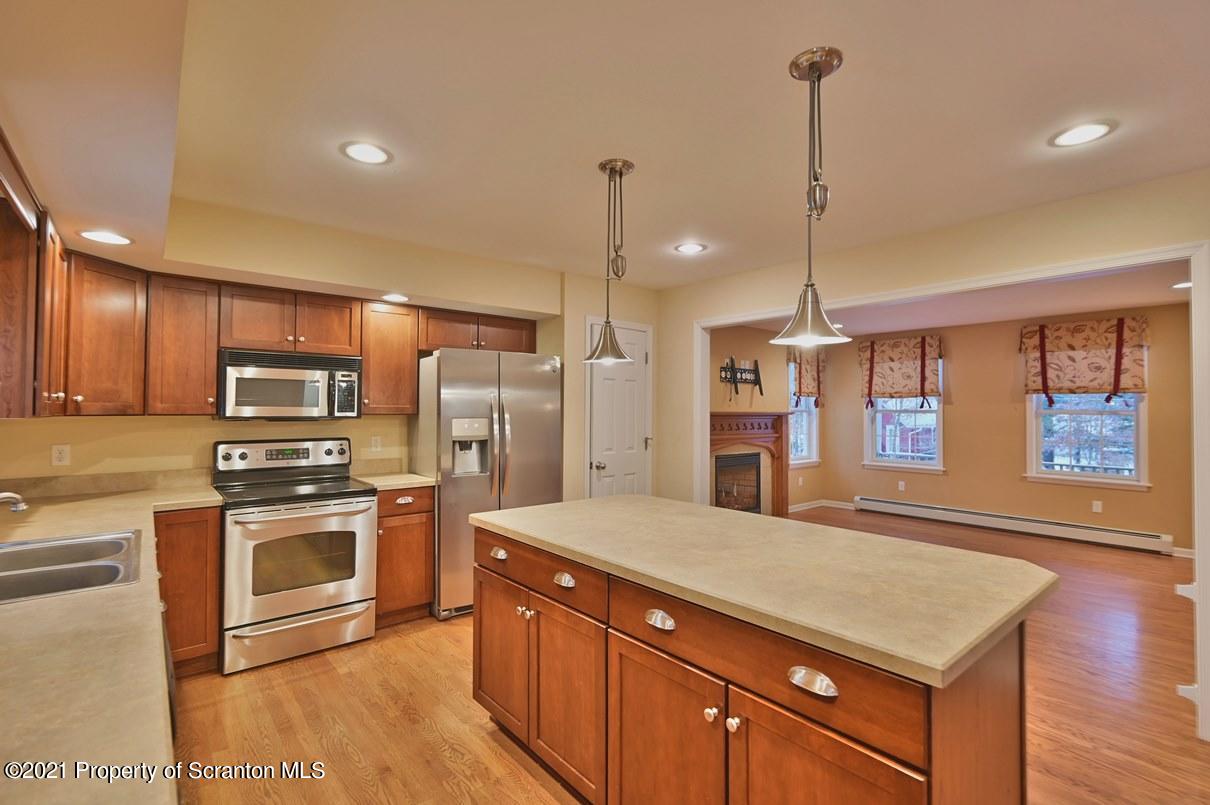 19 Wagon Road Lake Ariel, PA 18436 - Photo 18 of 104 Gallery Image 18