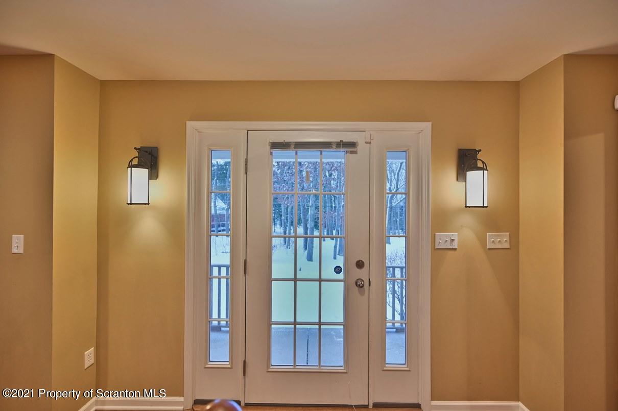 19 Wagon Road Lake Ariel, PA 18436 - Photo 8 of 104 Gallery Image 8