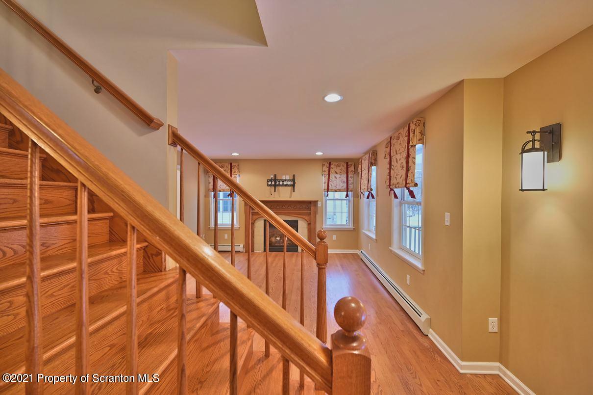 19 Wagon Road Lake Ariel, PA 18436 - Photo 9 of 104 Gallery Image 9