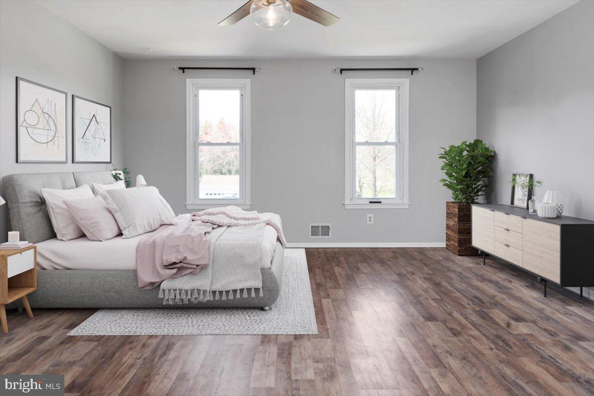 2167 Tulsa Road Sykesville, MD 21784 - Photo 17 of 37 Primary ensuite - great natural light!