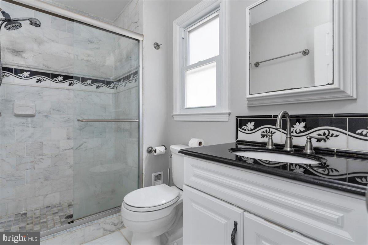2167 Tulsa Road Sykesville, MD 21784 - Photo 19 of 37 Primary bathroom