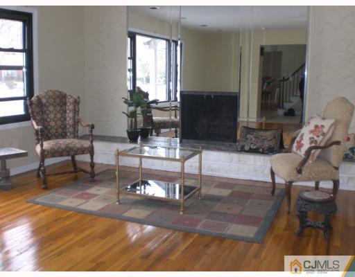 25 Boston Post Road East Brunswick, NJ 08816 - Photo 5 of 8 Gallery Image 5