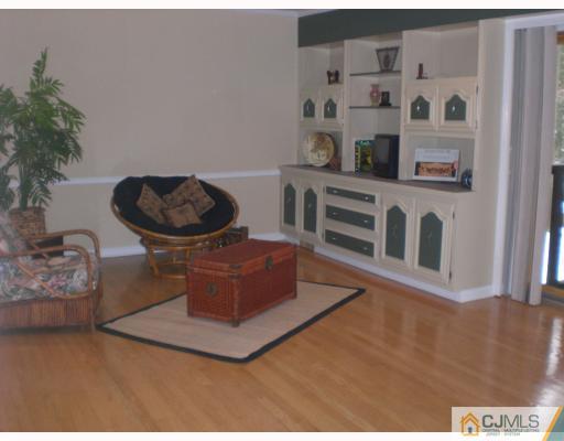 25 Boston Post Road East Brunswick, NJ 08816 - Photo 6 of 8 Gallery Image 6