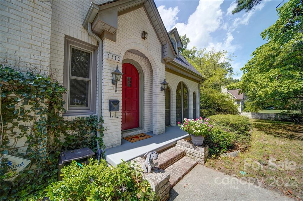 1310 Jackson Road Gastonia, NC 28052 - Photo 2 of 42 Gallery Image 2