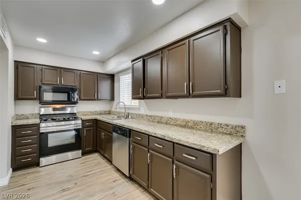 $1,900 | 905 Scarlet Ridge Drive, Las Vegas, NV 89128