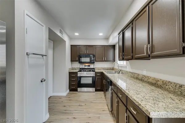 $1,900 | 905 Scarlet Ridge Drive, Las Vegas, NV 89128