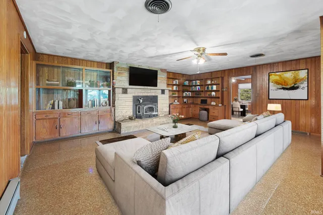 $399,500 | 1026 East Mariah Hill Road, Ferdinand, IN 47532